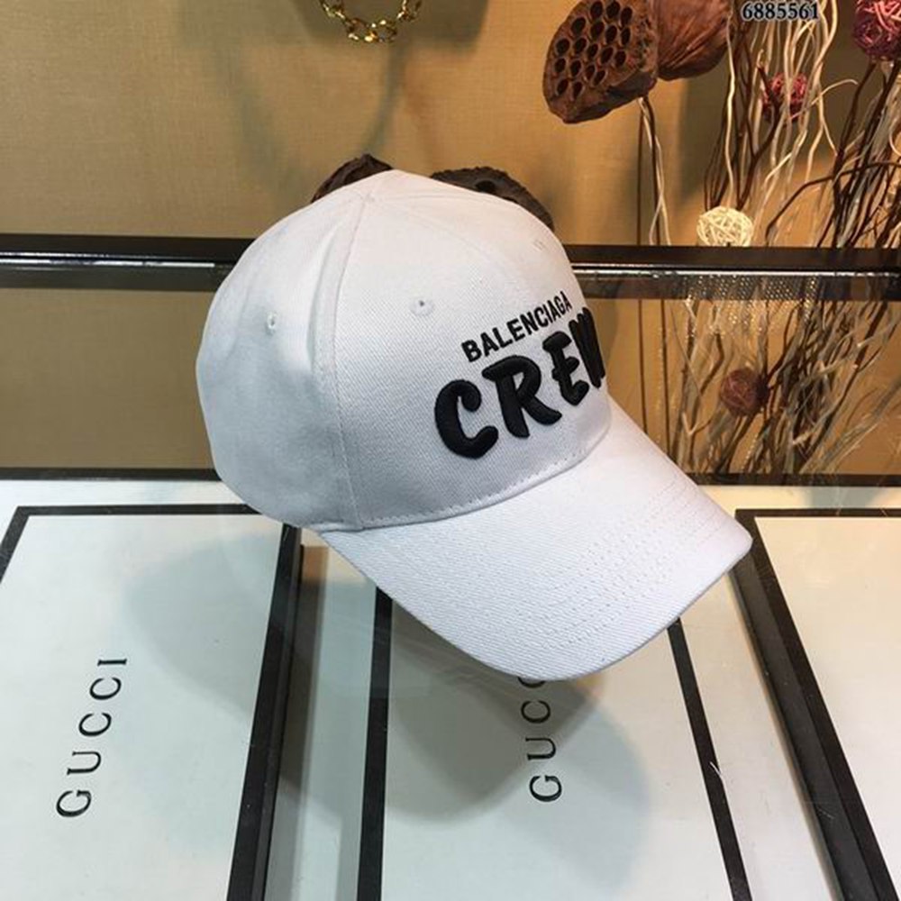 Ba*len*cia*ga hat